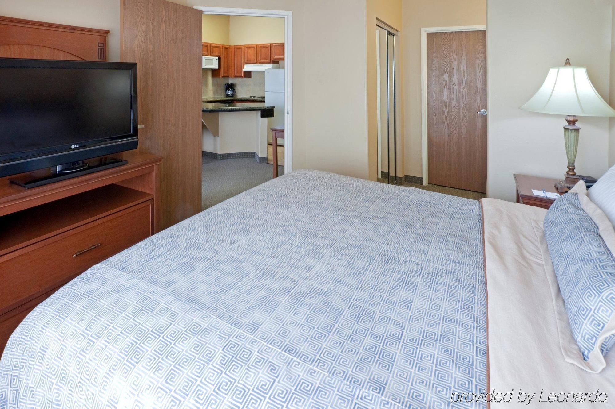 Staybridge Suites Lubbock-University Area By Ihg Habitación foto