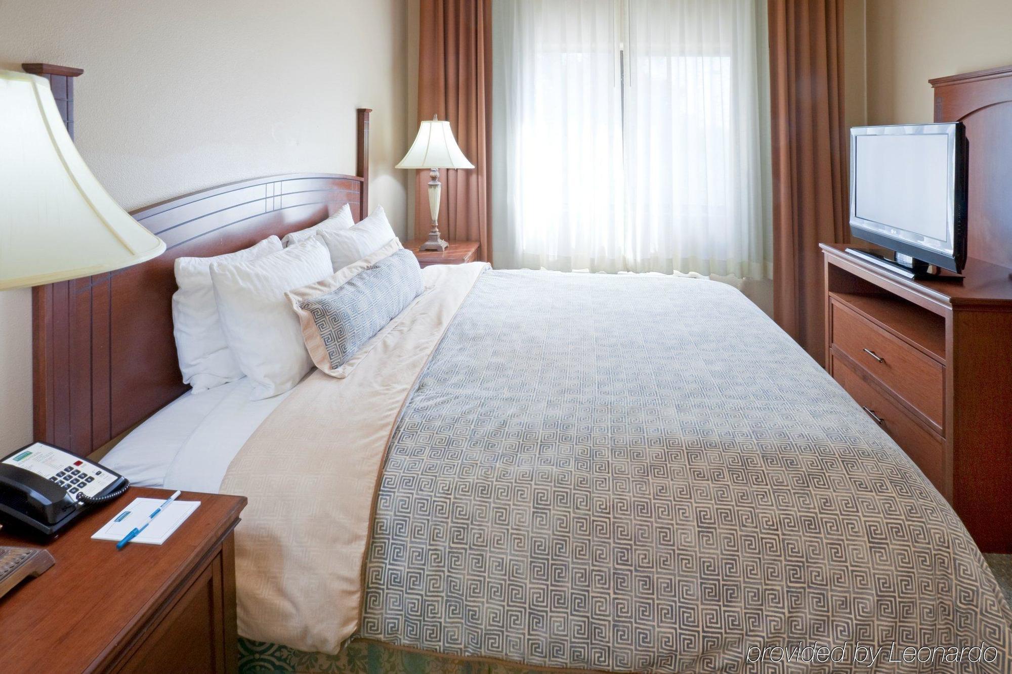 Staybridge Suites Lubbock-University Area By Ihg Habitación foto